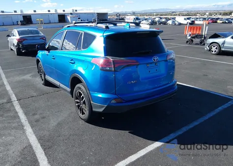 2017 Toyota Rav4 Le z USA, uszkodzony, nr VIN JTMZFREV8HJ131262